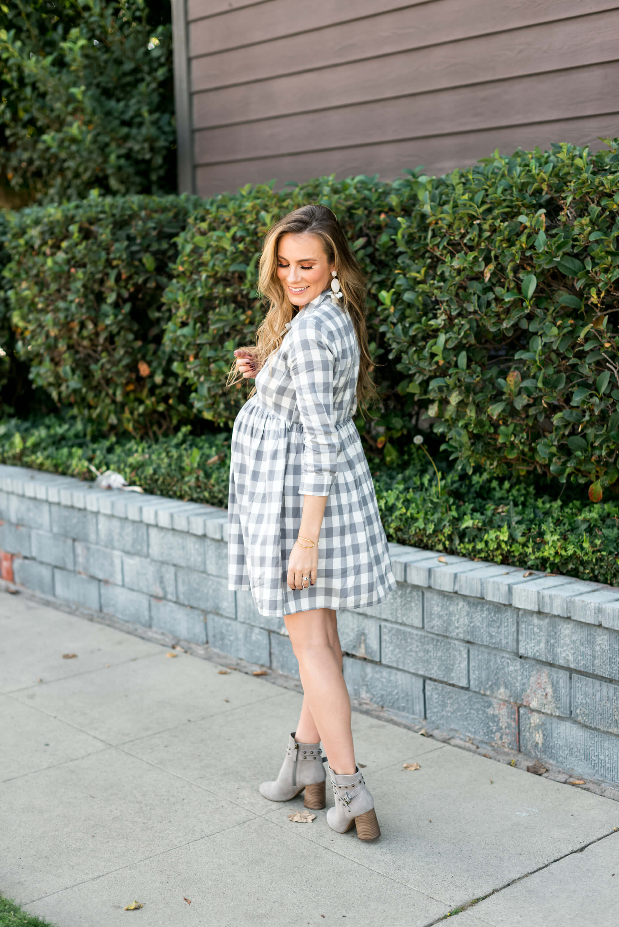 maternity pregnancy fashion style ootd angela lanter hello gorgeous