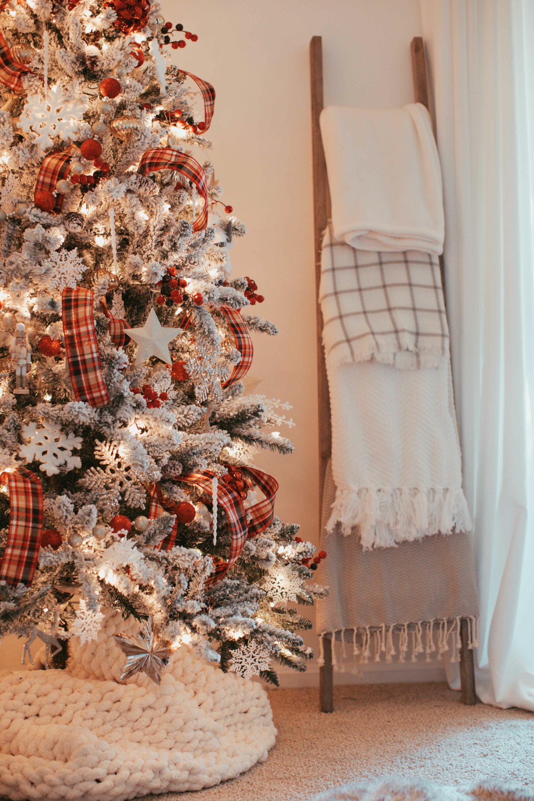 How to Decorate Your Christmas Tree Under $150 angela lanter hello gorgeous