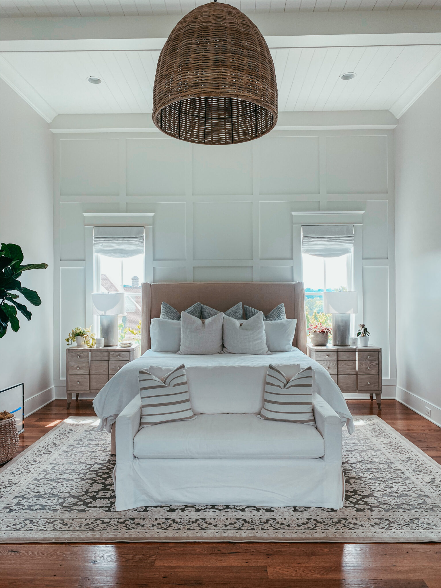 How to Create a 5-Star Resort Worthy Bed - Hello Gorgeous, by Angela Lanter