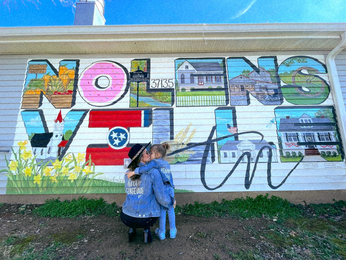The BEST Instagram Worthy Nashville Murals by travel blogger Angela Lanter 2022