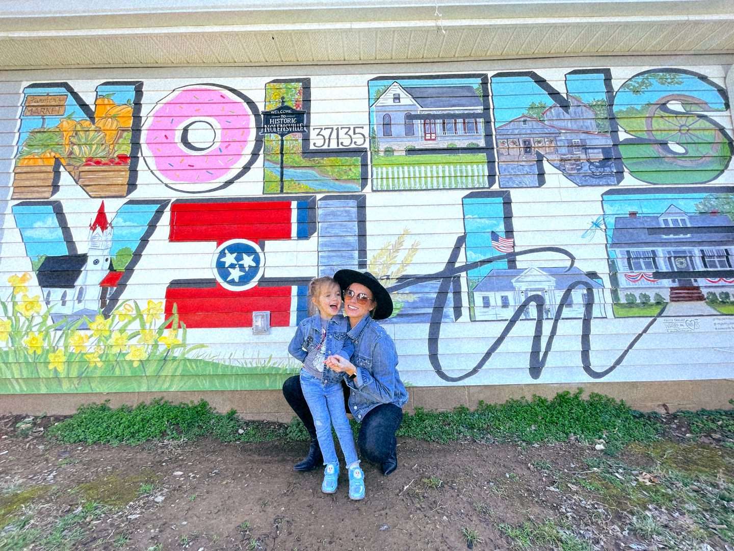 The BEST Instagram Worthy Nashville Murals by travel blogger Angela Lanter 2022