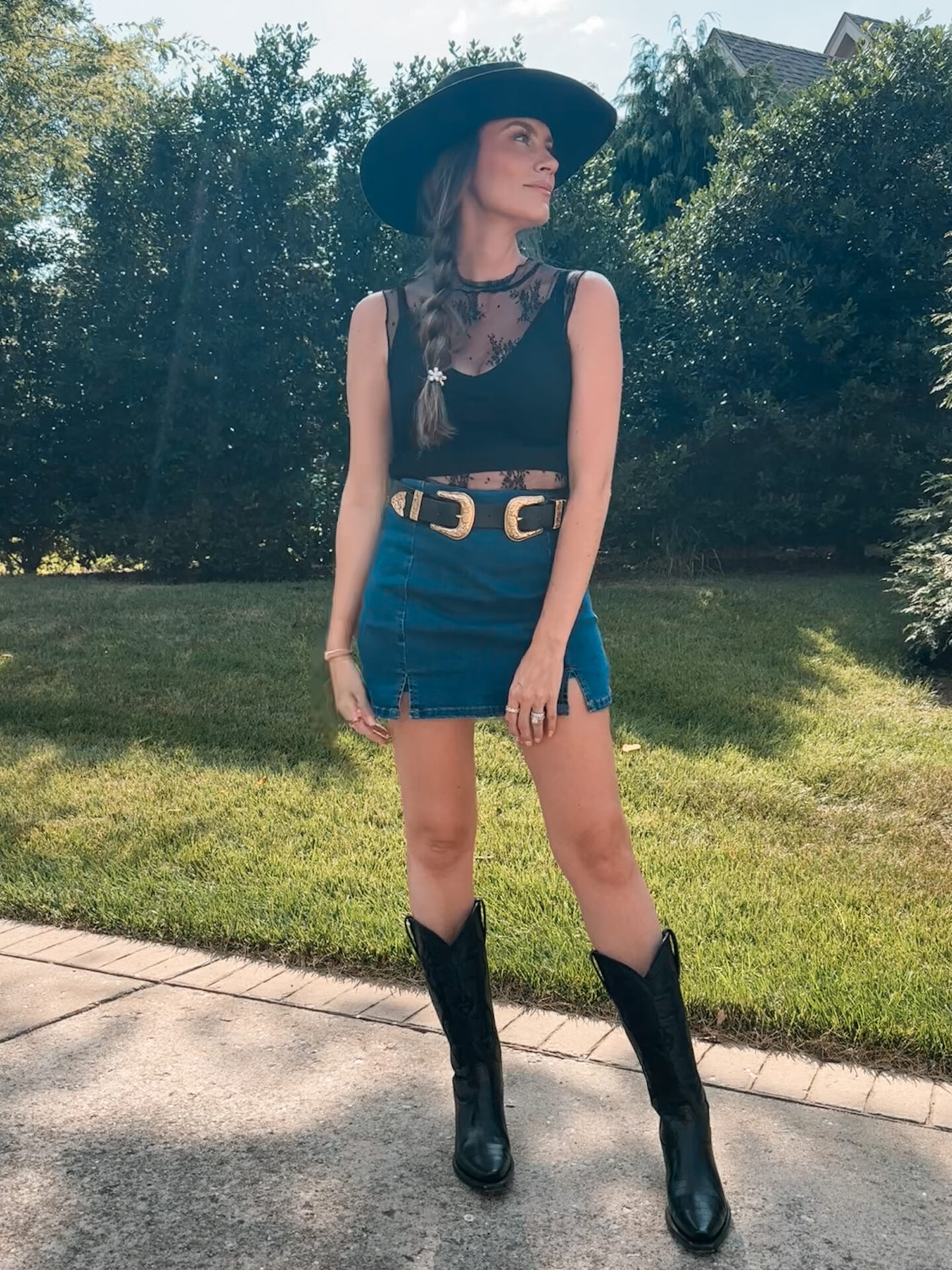 Outfits for Country Music Concerts by fashion blogger Angela Lanter