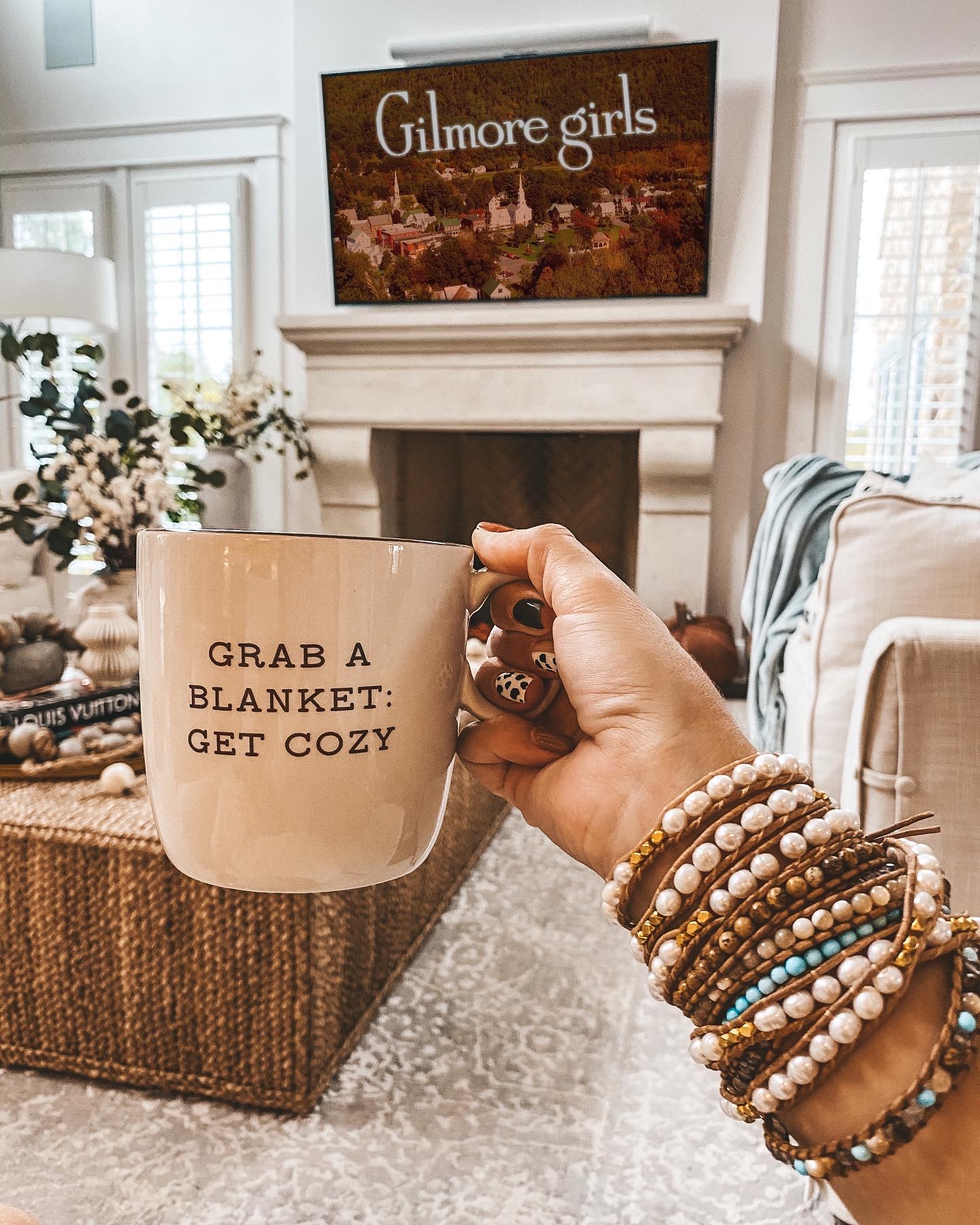 Cute Fall nails. dip powder nails with gel polish by beauty blogger Angela Lanter