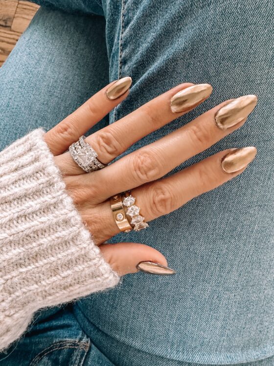 Cute Fall nails. Copper chrome dip powder nails by beauty blogger Angela Lanter.