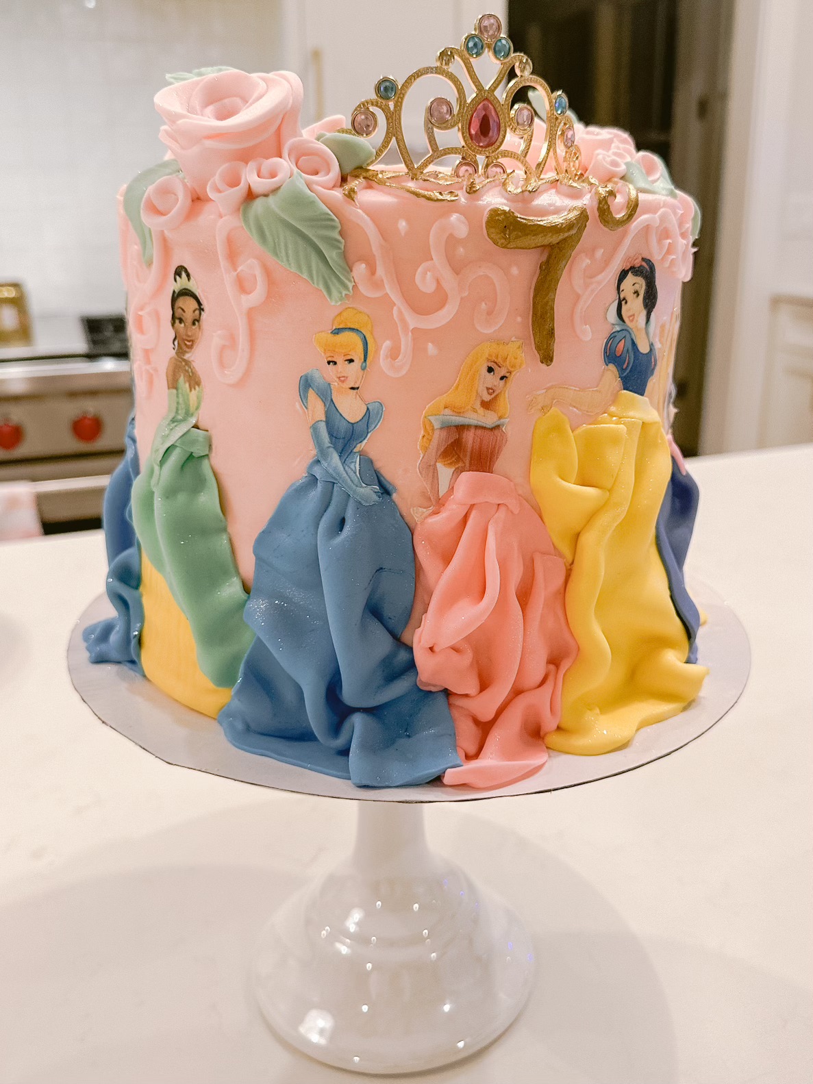 disney-princess-birthday-party-cake